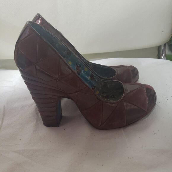 Irregular Choice Chunky Platform Heels brown suede and brown Lamé
S6
Preowned - Picture 7 of 7